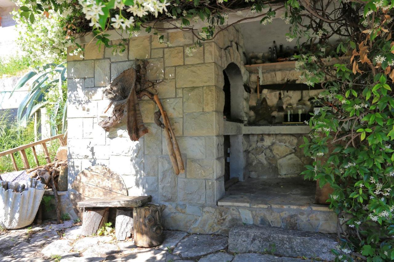 Apartments By The Sea Stanici, Omis - 1031 Tice Exterior foto